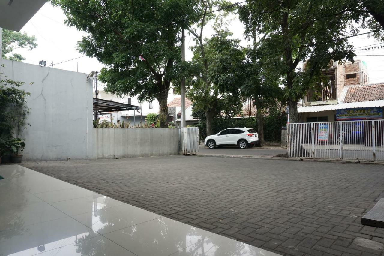 Residences By Reddoorz Syariah @ Buah Batu Bandung Extérieur photo